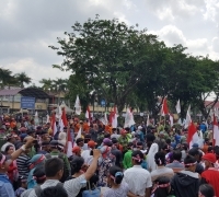 Ribuan Buruh seruduki Kantor Gubri, Apakah suara mereka di dengar ? 