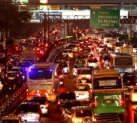 Tol Dalam Kota Hingga JORR Macet Parah Malam Ini