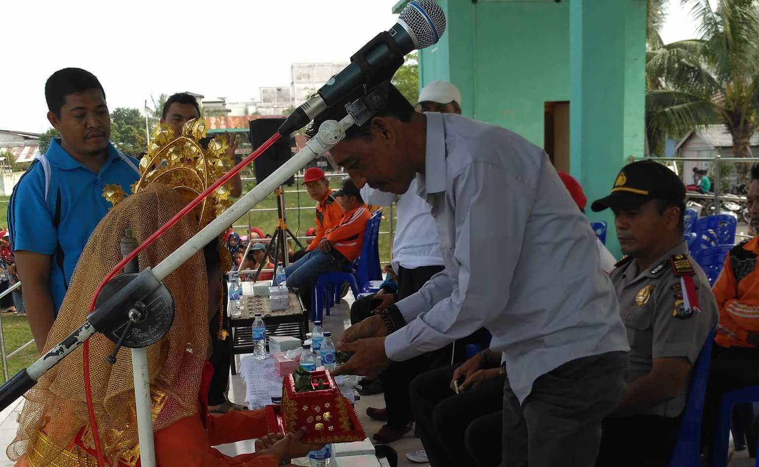 Said Mashudi turut hadir dalam Pembukaan Turnamen Sepakbola antar siswa SD se Kuala Kampar Said Mashudi saat menghadiri Opening Ceremonial Turnamen Sepakbola antar Siswa SD se Kuala Kampar