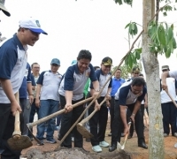 Pemprov Kepri Bersama Bank Riau Kepri Tanam 1000 Pohon Angsana