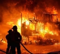 Bejat, Tak dibelikan HP Anak bakar rumah Orang Tuanya