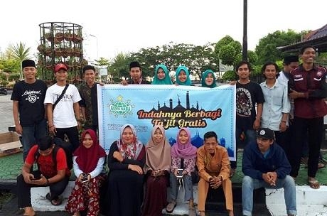 Gerakan Mahasiswa Satu Bangsa Bengkalis, bagi-bagi Ta’jil Gratis