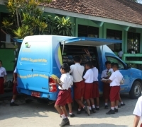 Koleksi Buku Yang Beragam, KKN 77 UMM Ajak Siswa SD Semangat Membaca
