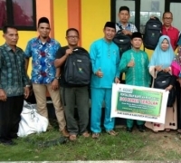Baznaz Pelalawan beri bantuan perlengkapan sekolah  kepada 24 SD dan  7 SMP di kecamatan Kuala Kampar 