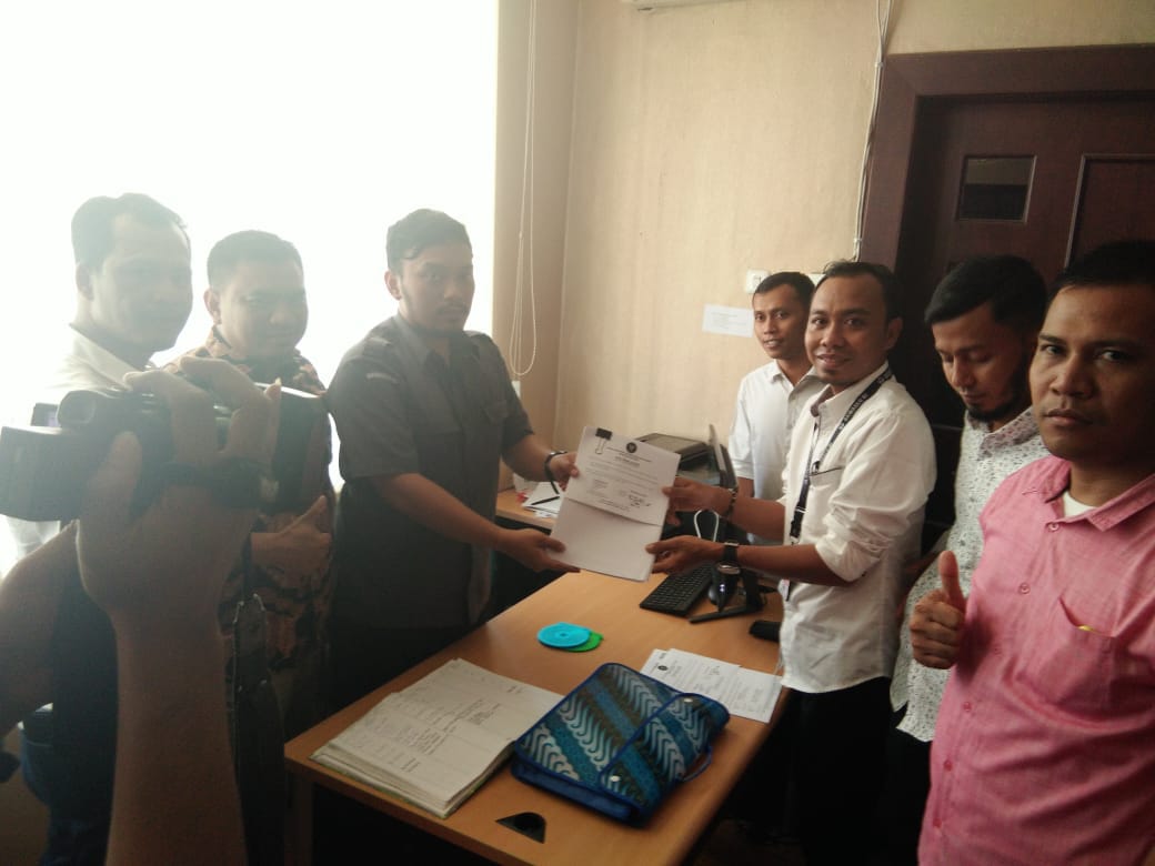 Ralat : Melapor ke DKPP, Cakra 19 Minta Komisioner Bawaslu Riau Dipecat Dari Jabatannya Fery, SH dan Said Supian, S.H selaku Kuasa Hukum Cakra 19 Teritorial Provinsi Riau