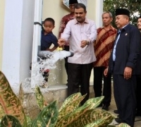 Bupati Karimun DR Aunur Rafiq resmikan Air Bersih Program Pisew