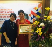 Rayakan Dies Natalis yang Ke-41, Fisip Unair Anugerahi Misiyah Soetandyo 