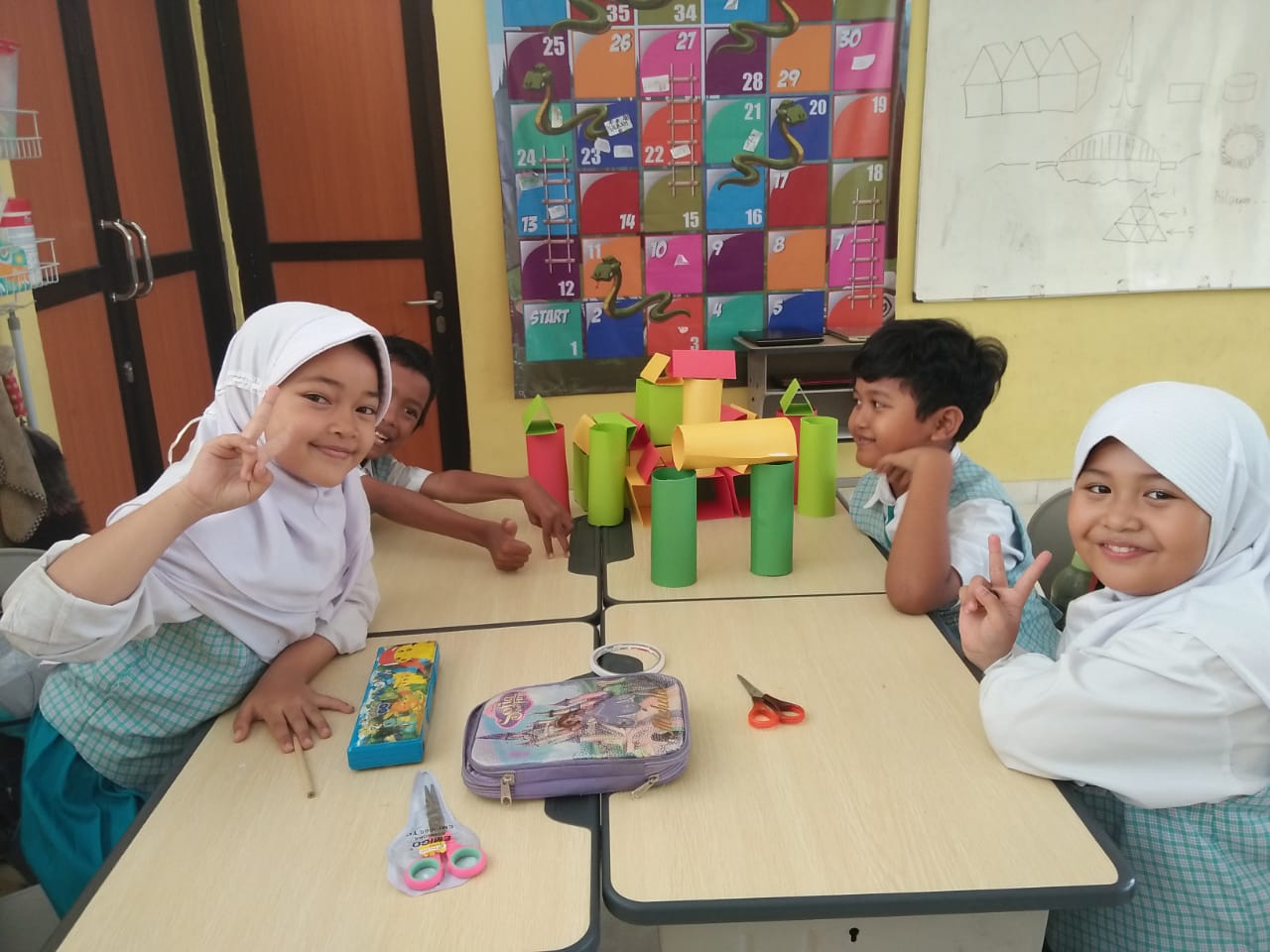 Hapsari Dewi : Siswa SD Labschool Unesa Lidah Wetan
