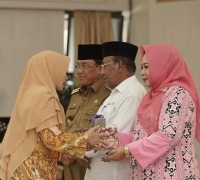 HM Wardan, Bupati Inhil Hadiri Acara Pisah Sambut Serta Serah Terima Jabatan Gubri