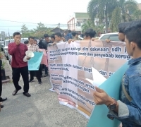  Puluhan Mahasiswa Adakan Ujuk Rasa di PN Pekanbaru Agar Muhammad Wakil Bupati Bengkalis Ditahan