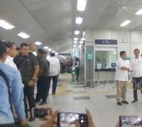Hormat Prabowo ke Jokowi dan Tawa di Stasiun MRT Lebak Bulus