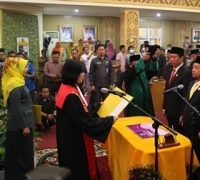 Pelantikan Pimpinan DPRD Pelalawan, Bupati Harris Harapkan Kritikan dan Masukan Legislatif