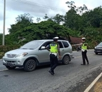 Arus Lalin Riau - Sumbar Masih Ramai, Polres Kampar Turunkan Tim Urai Macet