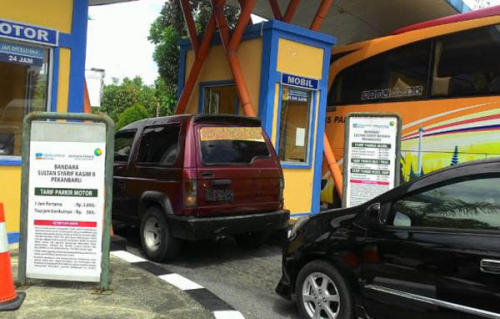 Per 1 Februari, Bayar Parkir Bandara SSK II Pekanbaru tak Pakai Uang Cash, Segera Urus 5 Kartu Ini
