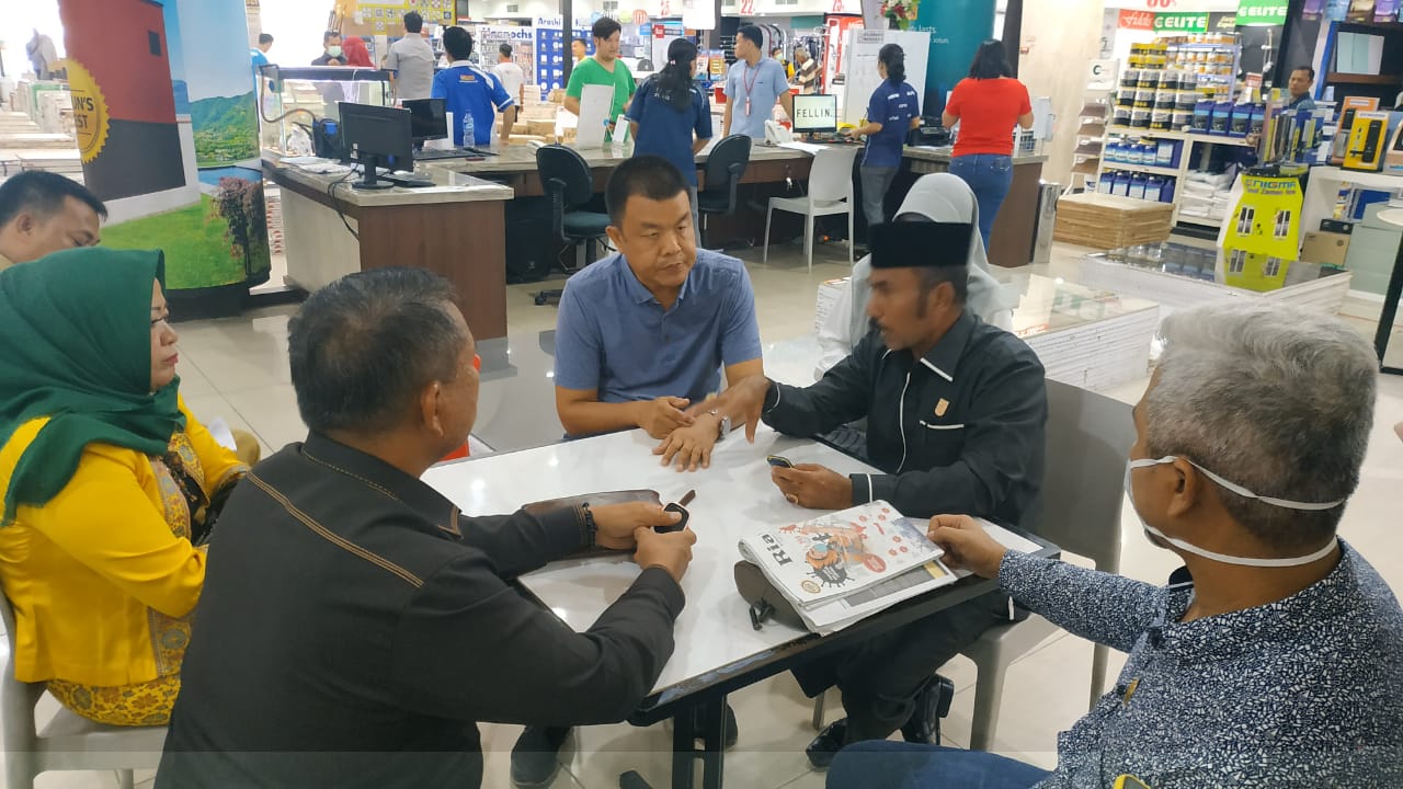 Komisi II DPRD Pekanbaru Sidak Toko Grand Central Bangunan