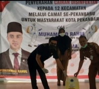 Ginda Burnama salurkan bantuan cairan Disinfektan dari Muhammad Rahul untuk 12 Kecamatan Pekanbaru 