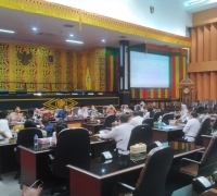 Komisi 1 Kumpulkan Camat se Kota Pekanbaru, Pastikan Bansos Penanganan Covid 19 Sampai ke Masyarakat
