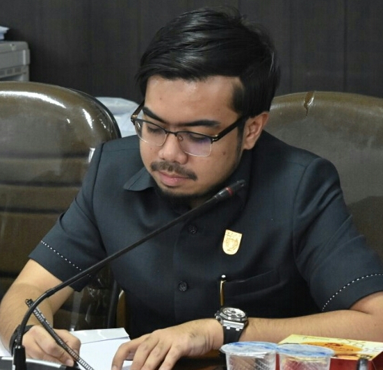 Ginda Burnama Prihatin Sarana Pendidikan di Melebung Tenayan Raya Masih Kurang