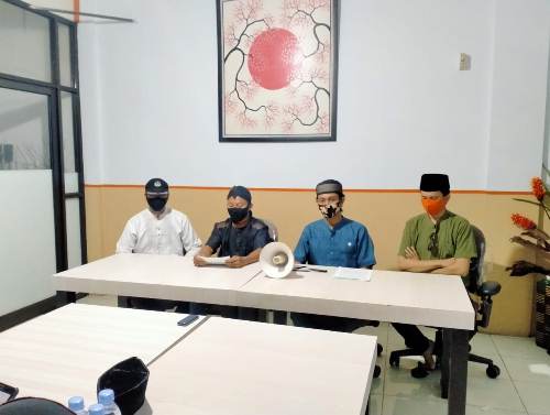 Lontarkan pernyataan multitafsir tentang Pondok Pesantren, AMAPPP protes keras Drs. Achmad M.Si AMAPPP ketika melakukan konferensi pers di Quantung Kopi jalan Datuk Setia Maharaja