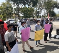 Unjuk Rasa di Kejati Riau dan Pengadilan Negeri Pekanbaru, AMR Serahkan 4 Tuntutan Ini