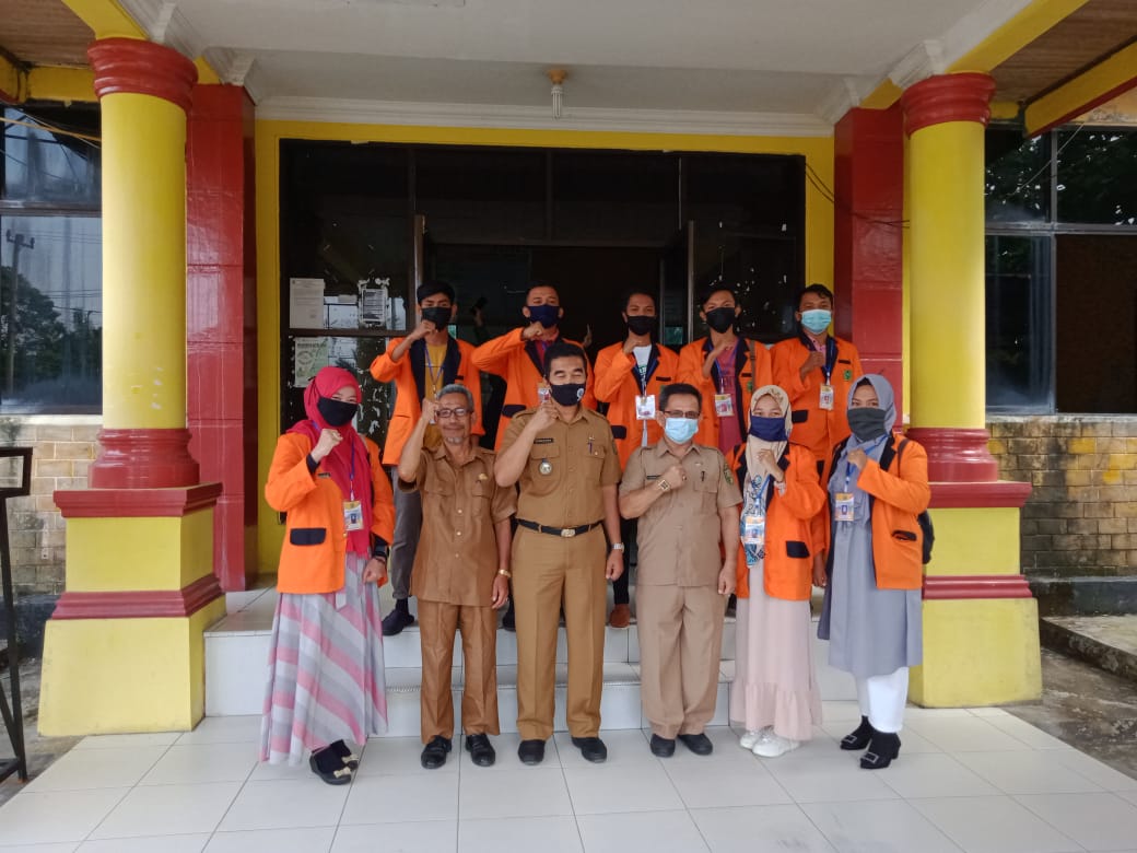 Sampaikan Program Kerja KKN, 9 Mahasiswa Serahkan Cenderamata di Kantor Camat Cerenti ISTIMEWA