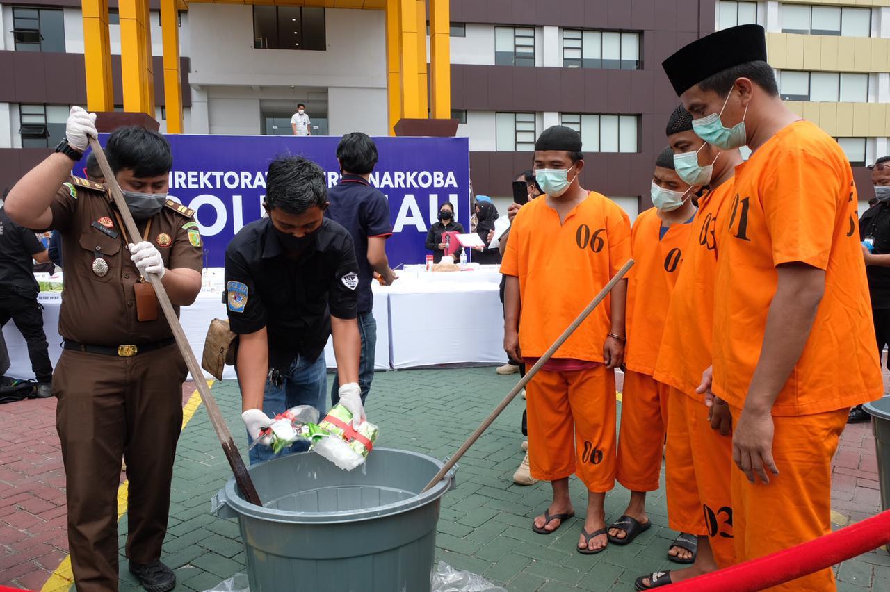 Pemusnahan sabu di Mapolda Riau, Selasa (4/5)