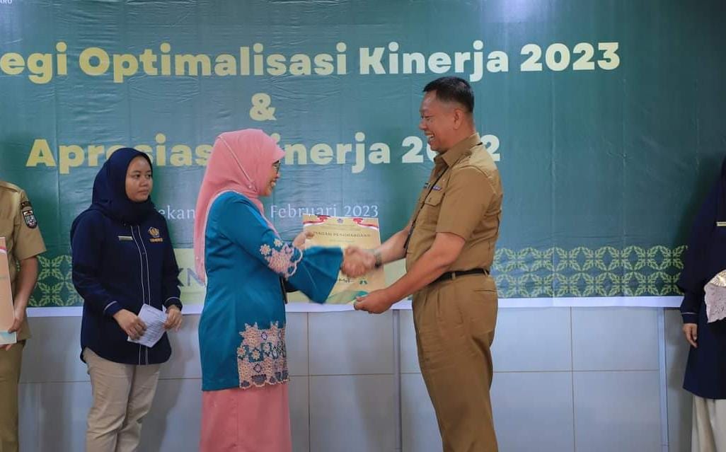 Terima Penghargaan KN Award 2023, Sekda Indra Pomi Sebut Pekanbaru Akan Lebih Baik Menata Pengolaan Aset Daerah dan Negara