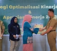 Terima Penghargaan KN Award 2023, Sekda Indra Pomi Sebut Pekanbaru Akan Lebih Baik Menata Pengolaan Aset Daerah dan Negara