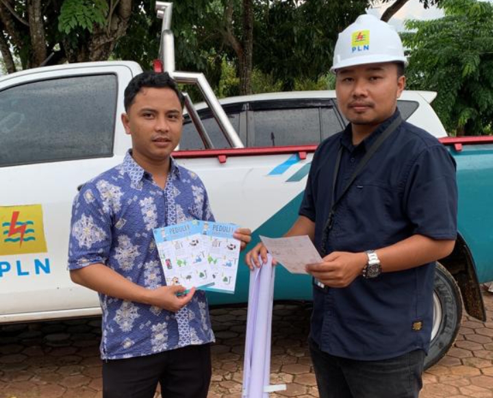 Foto Petugas ULP PLN Pangkalan Kerinci Yang Sedang Membrikan Himbauan Kepada Masyarakat (Foto Dok. Istimewa)