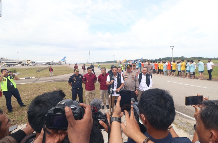 153 WNA Tersangka Love Scamming di Pulangkan Polri Ke Cina