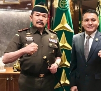 Dukung Instruksi Jaksa Agung Jajaran Harus Netral di Pemilu 2024, Komjak Sebut Jika Terlibat Berpolitik Praktis, Laporkan! 