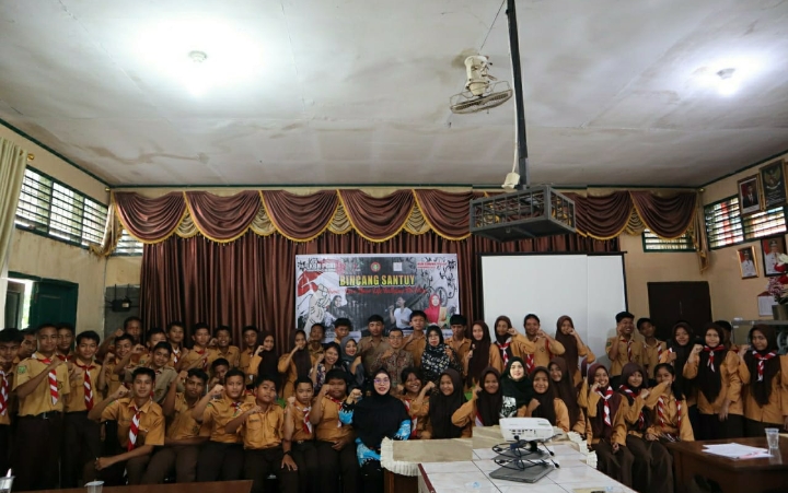 Foto Dok Istimewa (Fatriani dan Siswa SMPN 1 Pangkalan Kerinci )