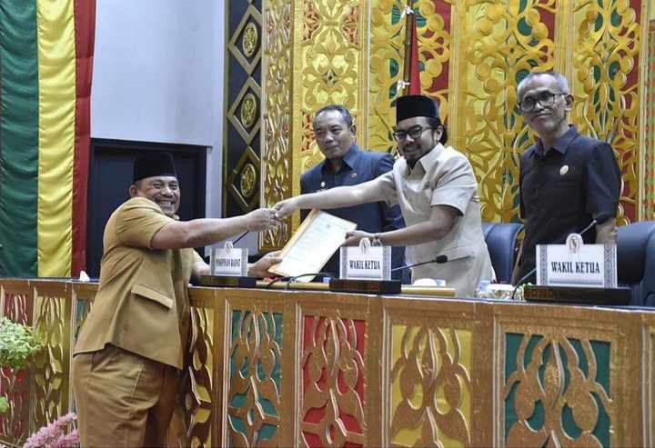 Jubir Fraksi Hanura Suherman usai membacakan tanggapan Fraksinya