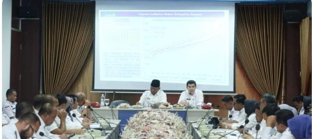 Suasana rakor dalam perencanaan pembangunan daerah tahun 2024.