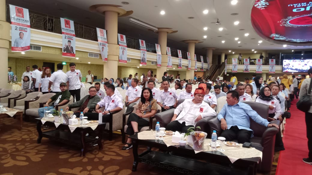 Resmi Dilantik Pengurus DPD Projo Kepulauan Riau Periode 2023-2028 Suasana pelantikan Kepengurusan DPD Projo Kepri resmi dilantik di grand ballroom Hotel Pacific Palace Kota Batam.