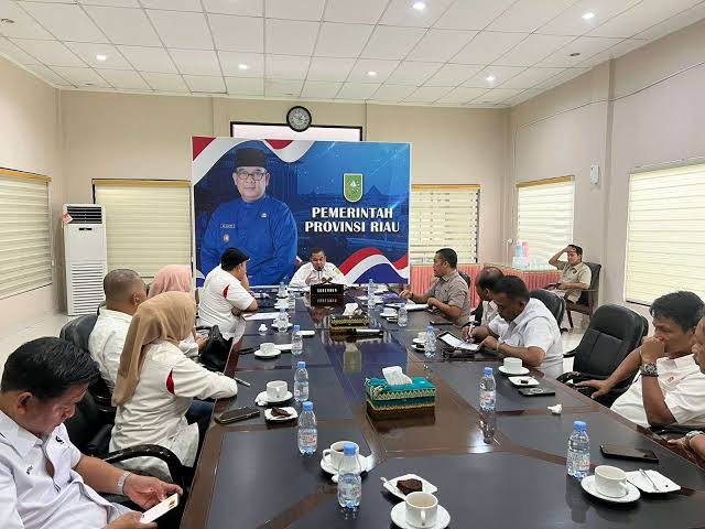 Gubernur Riau (Gubri) Brigjen TNI (Purn), H Edy Natar Nasution mendukung penuh atlet Riau yang akan mengikuti Pekan Olahraga Nasional (PON) Aceh-Sumatera Utara (Sumut) pada September 2024 mendatang.