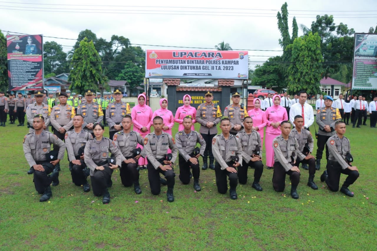 Kapolres Kampar Pimpin Upacara Penyambutan Bintara Remaja Polres Kampar Lulusan Diktukba Gel. II T.A. 2023 Upacara penyambutan Bintara Remaja Polres Kampar Lulusan Diktukba Gel. II T.A. 2023.