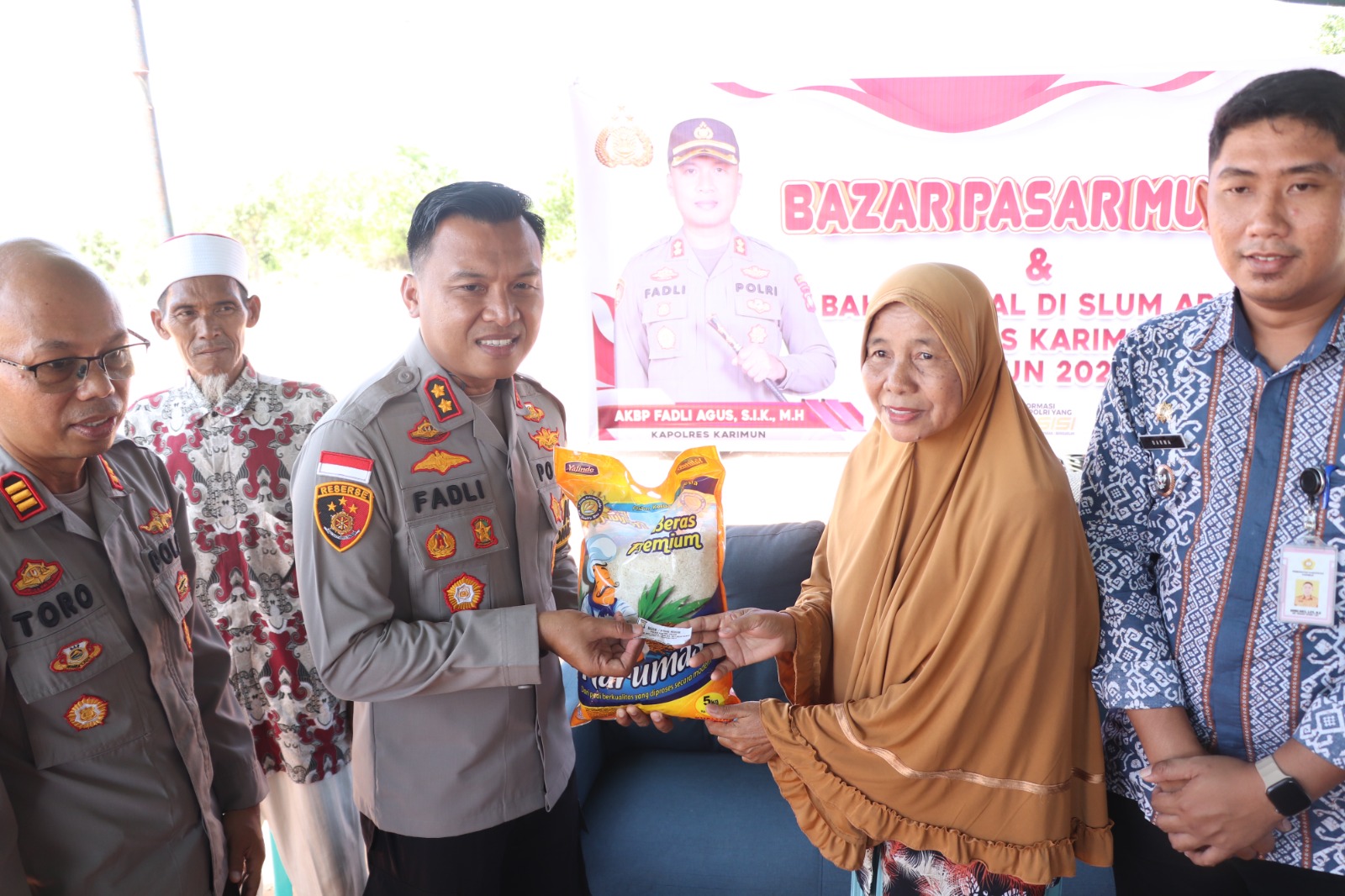 Polres Karimun Gelar Bazar Pasar Murah di Sei Lakam Barat