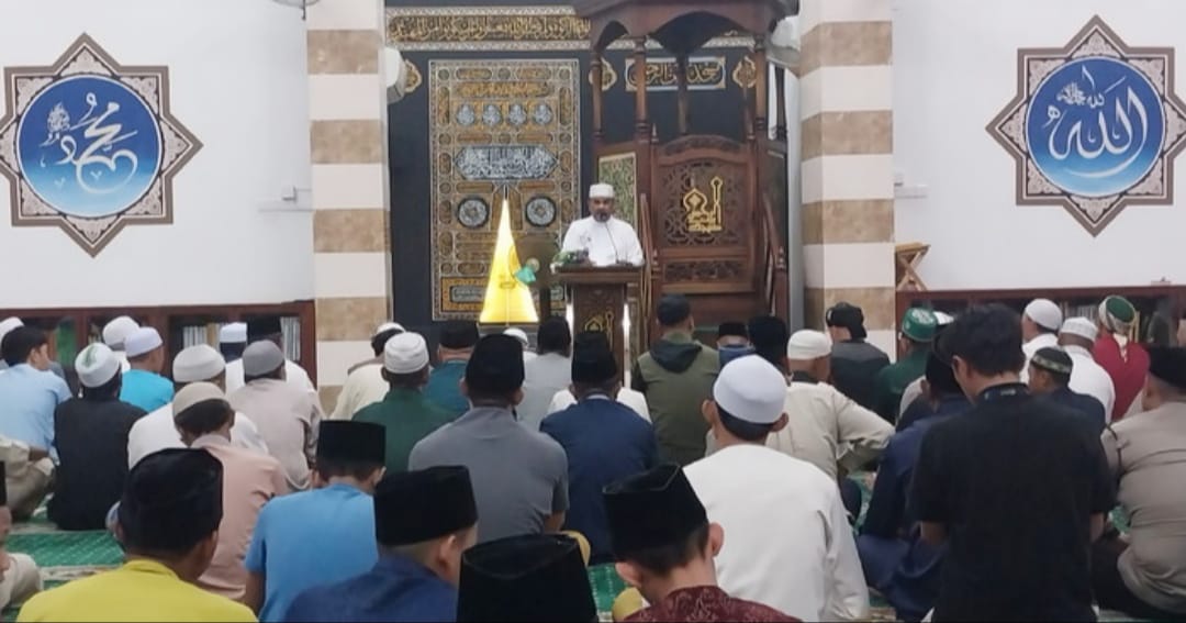 Hari Ke-2 Puasa, Bupati Karimun Aunur Rapiq Kunjungi Mesjid Baiturrahman Di Kelurahan Teluk Air Karimun