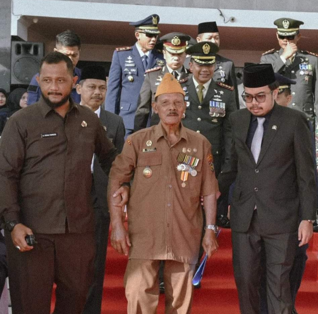 Wakil Ketua DPRD Pekanbaru Ginda Burnama Hadiri Peringatan Hari Pahlawan ke 78