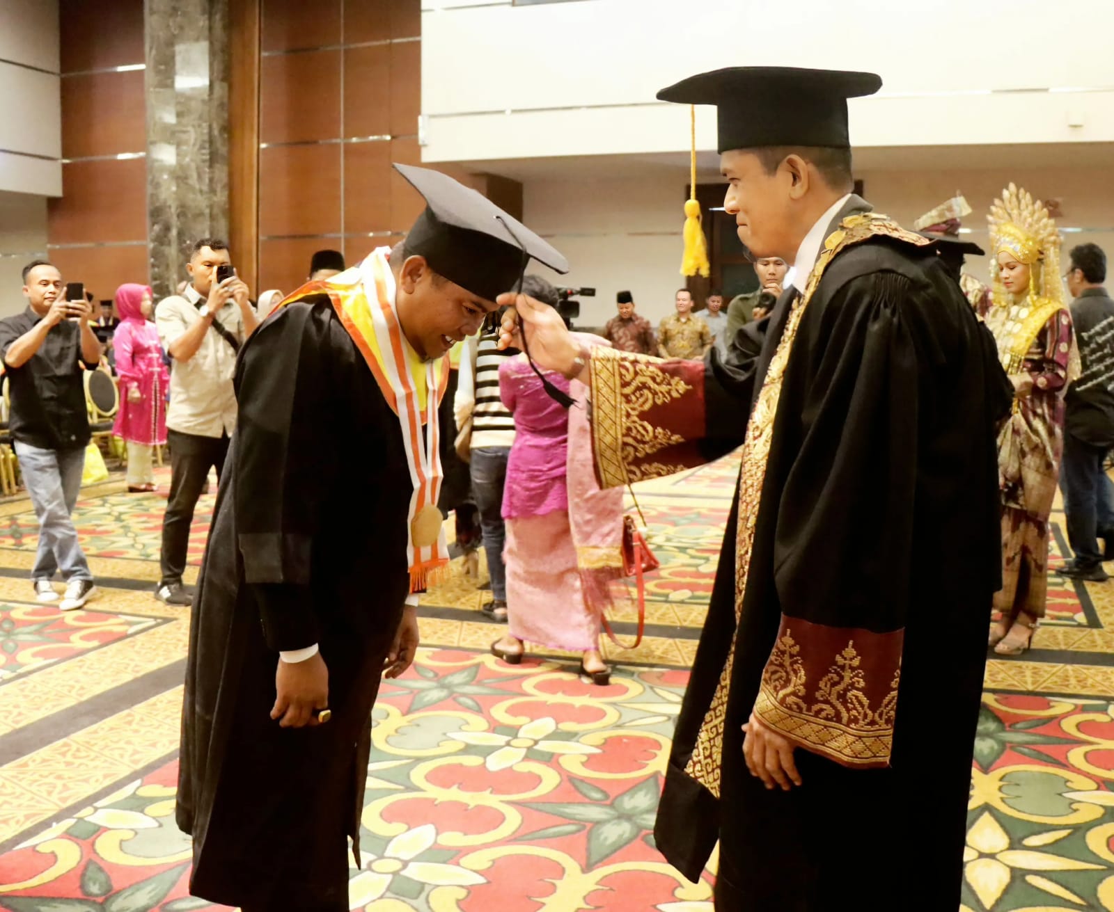 Wisuda Sarjana Ekonomi Unilak, Bupati Zukri Sampaikan Pentingnya Soft Skill Untuk Meraih Kesuksesan