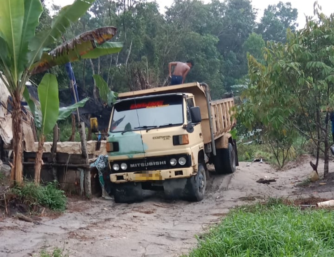 Penambangan Pasir Darat Di Kecamatan Kundur Dan Ungar Makin Menggurita, Lurah, Kades Serta Camat, Duduk Manis Jadi Penonton