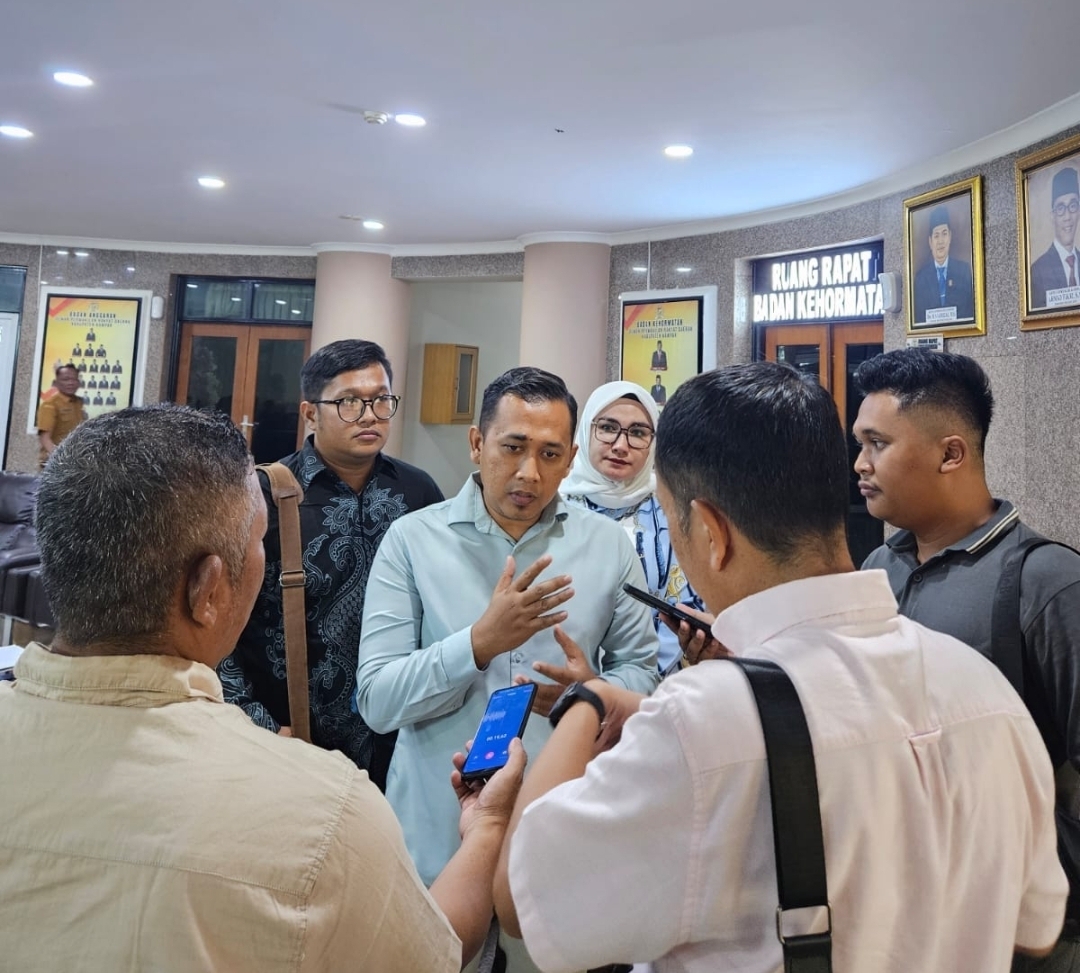 Foto Dok. Istimewa (Rico Febputra, SH-Tengah) (Suhendri Perdana-Kiri) (Irenda Destian, SH-Kanan)  Dari Firma Hukum Rifera & Paramitra