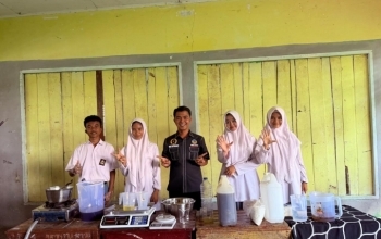 Eko Sutrisno Harap Inovasi Biodiesel MAN 5 Kampar Beri Manfaat Ekonomi Eko Sutrisno Harap Inovasi Biodiesel MAN 5 Kampar Beri Manfaat Ekonomi